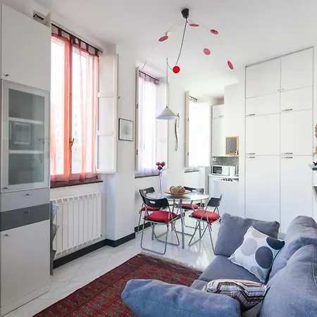 Apartment Luce, Un Delizioso In Centro A Genoa